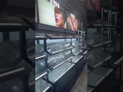 লোগো এবং ডিজাইন সহ কাস্টমাইজড প্রসাধনী প্রদর্শন তাক